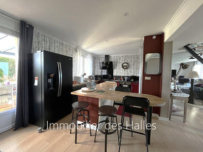 Maison - 161 m² - 9 pièces