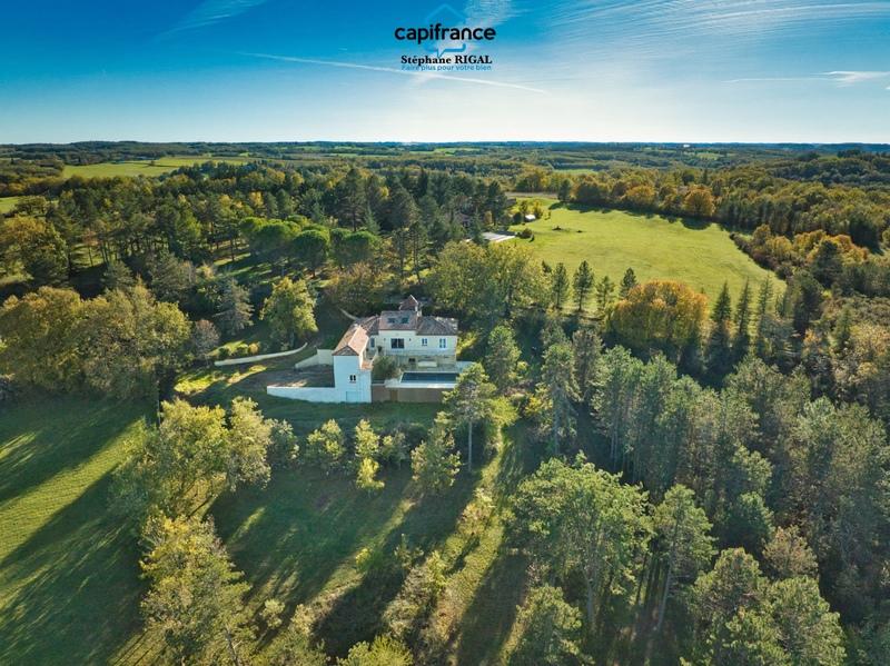 Propriété - 155 m² - 6 pièces