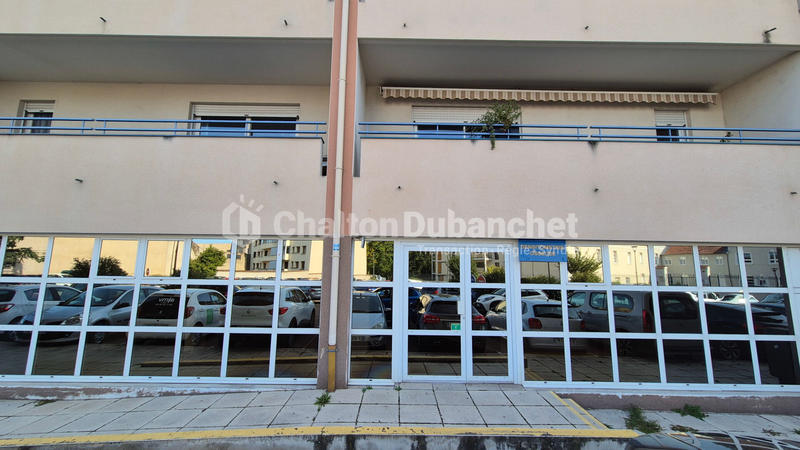 Local d'activités - 250 m² - 5 pièces