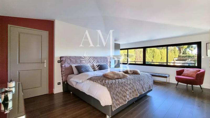 Villa - 300 m² - 7 pièces