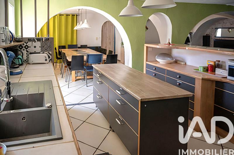 Maison - 185 m² - 8 pièces