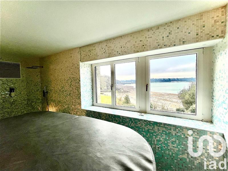 Maison - 360 m² - 13 pièces