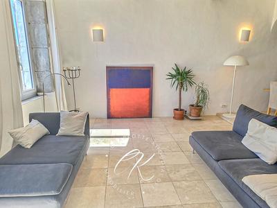 Maison - 205 m² - 7 pièces