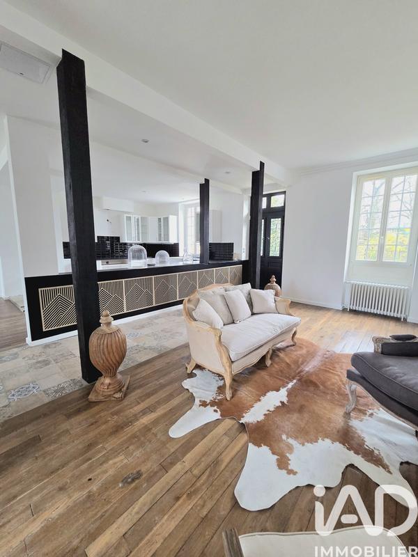 Maison - 225 m² - 6 pièces