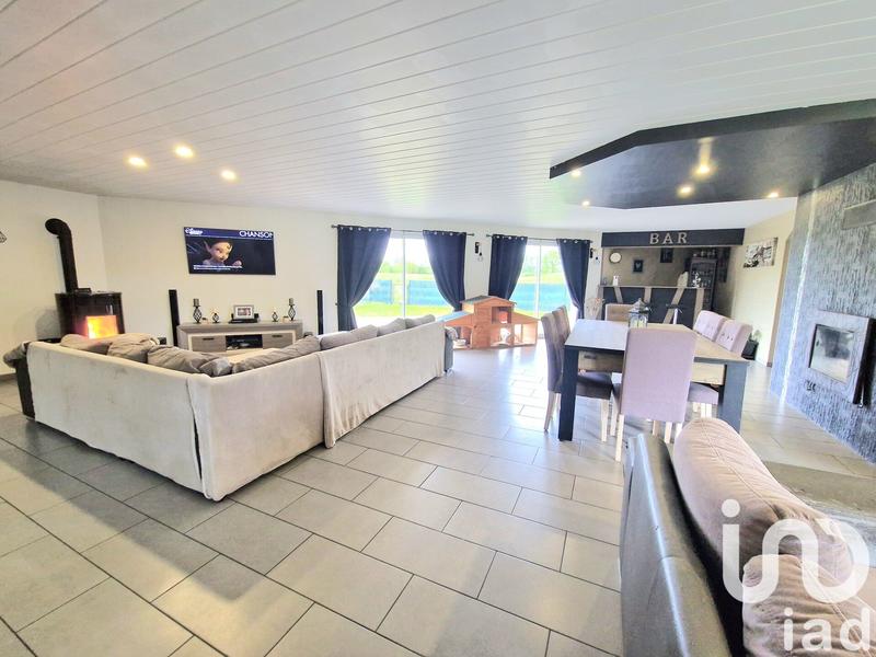 Maison - 351 m² - 12 pièces