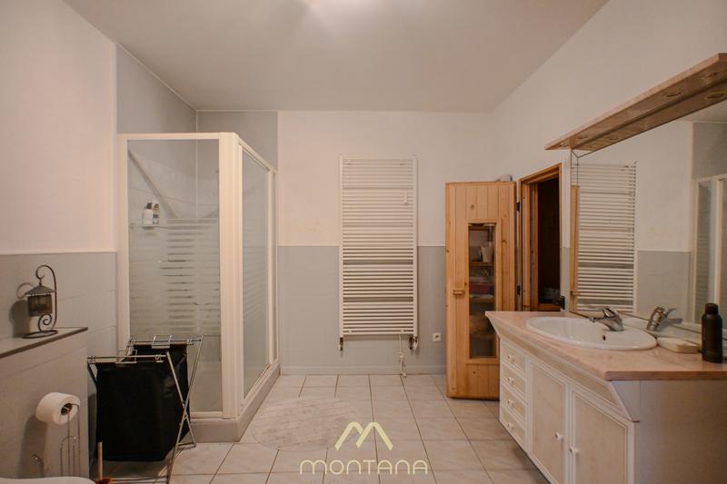 Maison contemporaine - 272 m² - 8 pièces