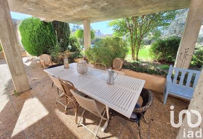 Maison - 368 m² - 10 pièces