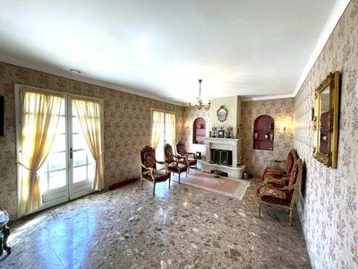 Maison - 185 m² - 7 pièces