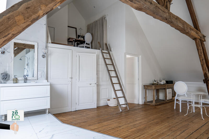 Maison - 256 m² - 8 pièces