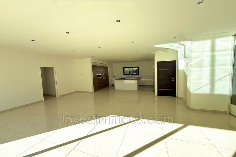 Villa - 250 m² - 5 pièces