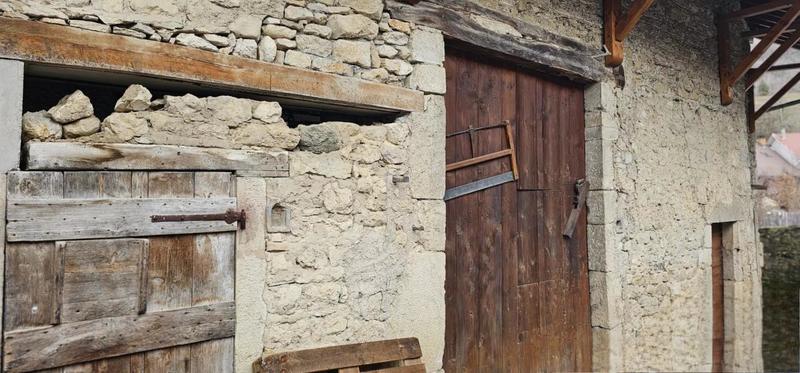 Grange - 115 m² - 2 pièces