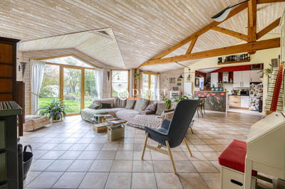 Maison traditionnelle - 151 m² - 8 pièces