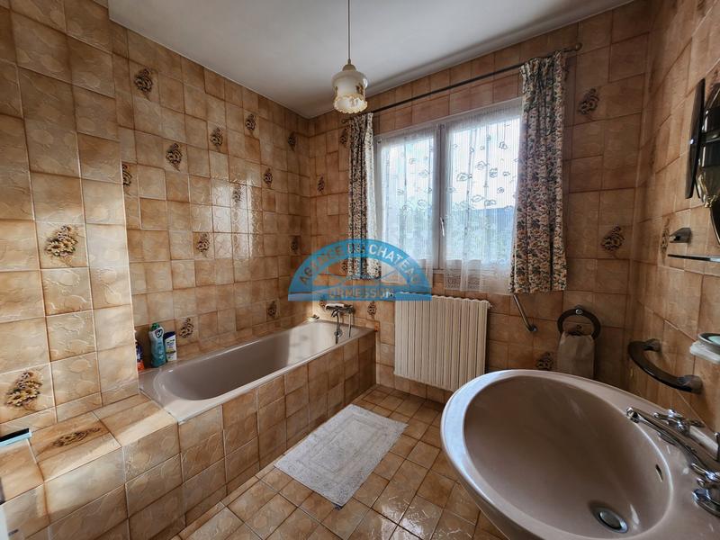 Maison - 200 m² - 8 pièces