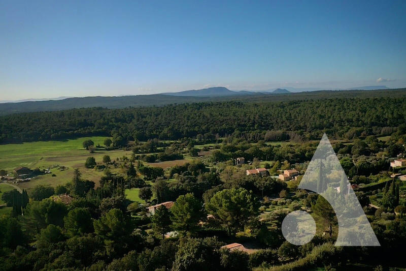 Maison - 270 m² - 8 pièces