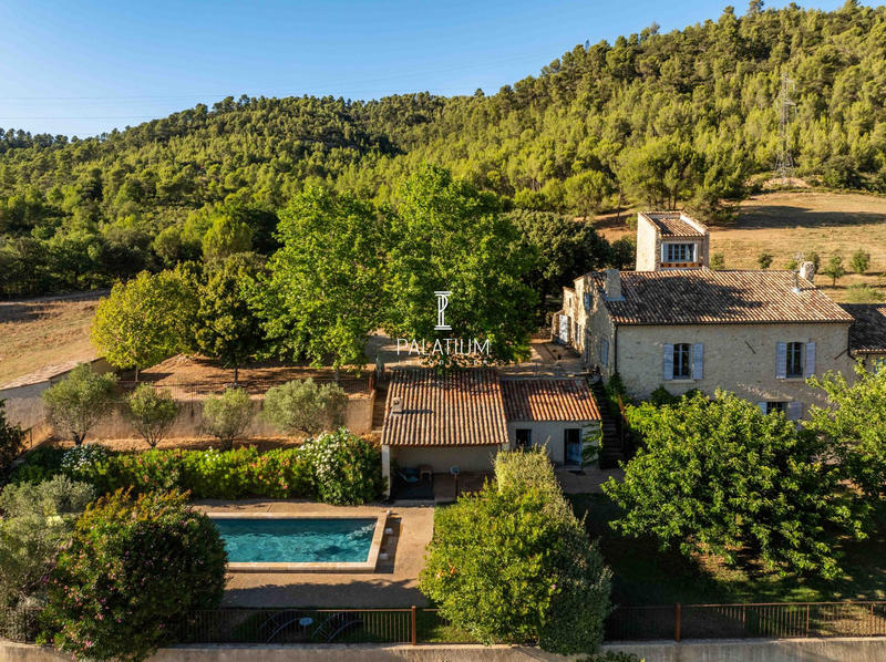 Mas - 445 m² - 12 pièces