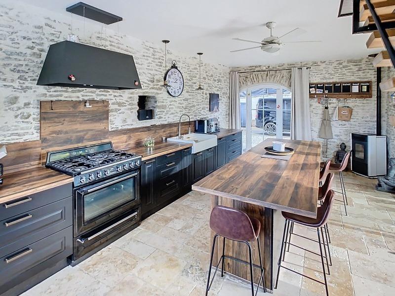 Corps de ferme - 190 m² - 6 pièces