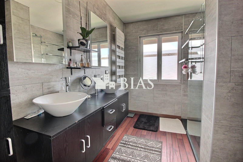 Maison - 160 m² - 5 pièces