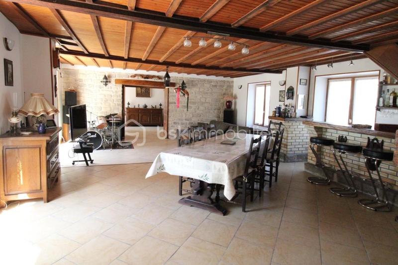 Maison en pierre - 225 m² - 6 pièces