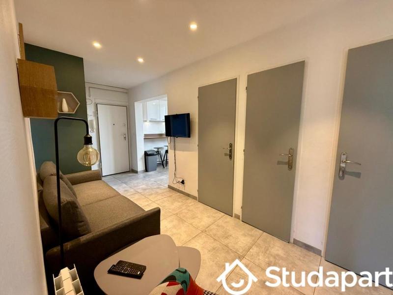 Chambre - 10 m² - 1 pièce