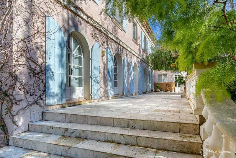 Villa - 273 m² - 8 pièces