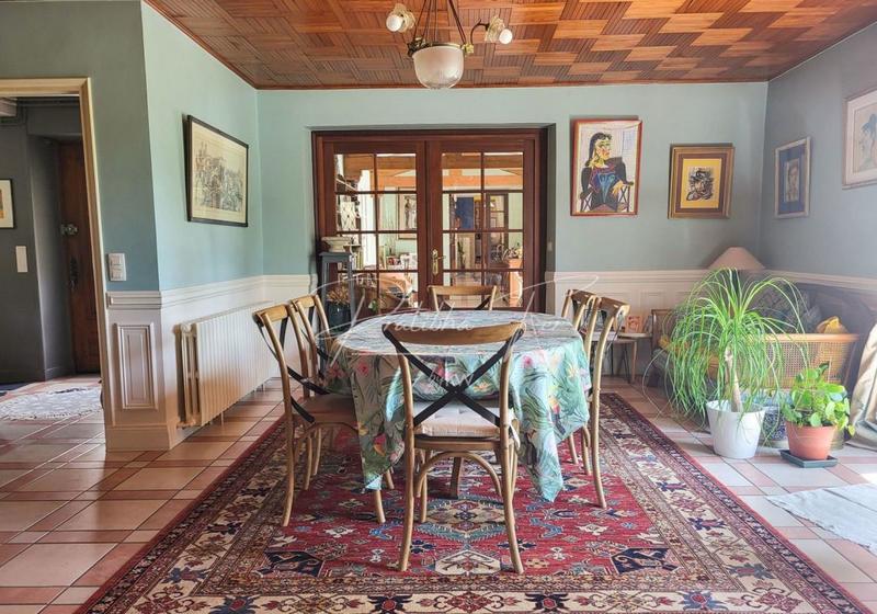 Maison - 251 m² - 8 pièces