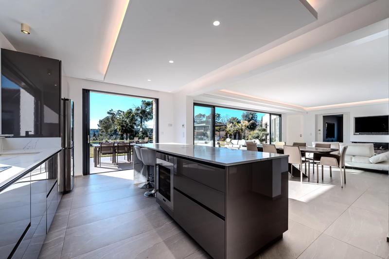 Villa - 275 m² - 7 pièces