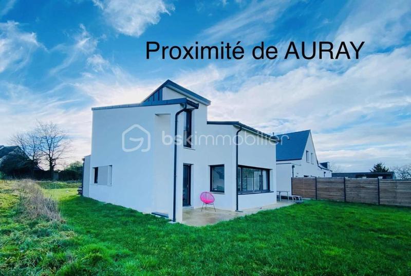 Maison traditionnelle - 137 m² - 5 pièces