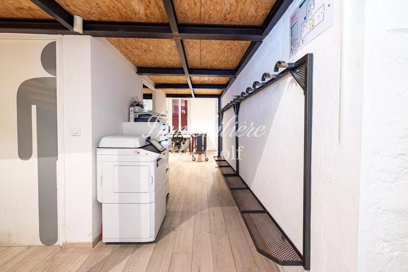 Local commercial - 102 m² - 4 pièces