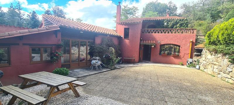 Maison - 274 m² - 10 pièces