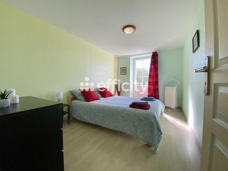 Maison - 272 m² - 12 pièces