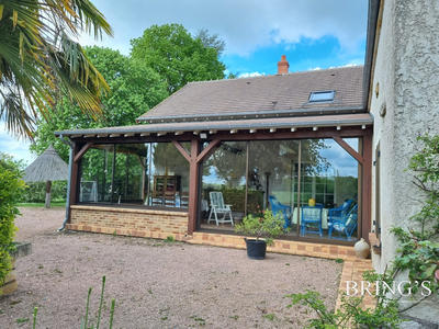 Maison - 204 m² - 8 pièces