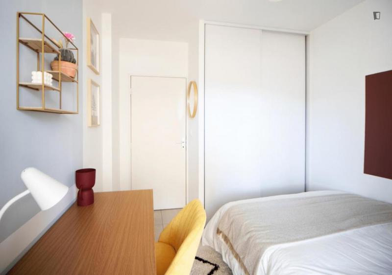 Chambre - 10 m² - 5 pièces