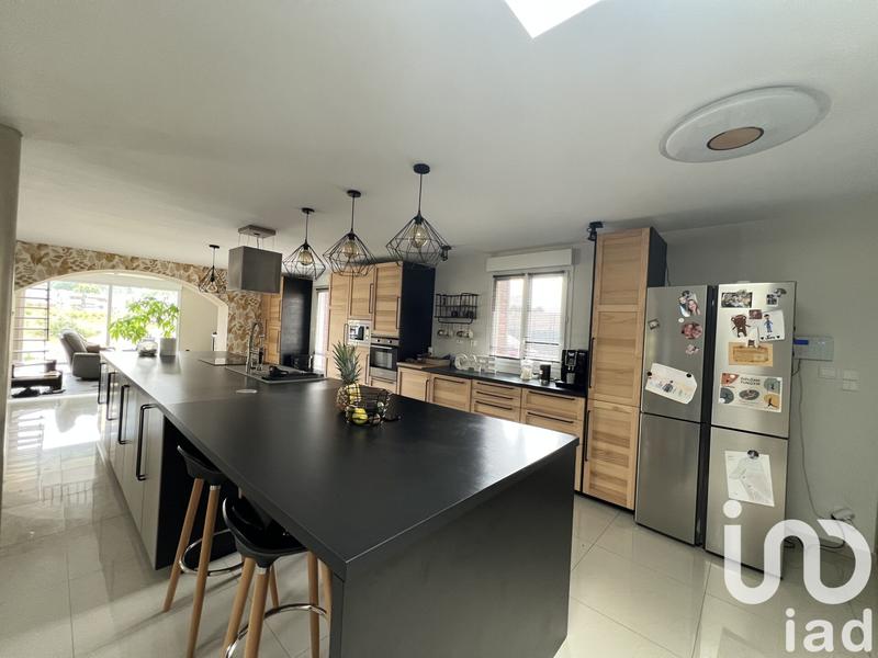 Maison - 360 m² - 9 pièces