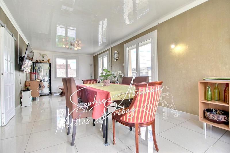 Maison - 161 m² - 7 pièces