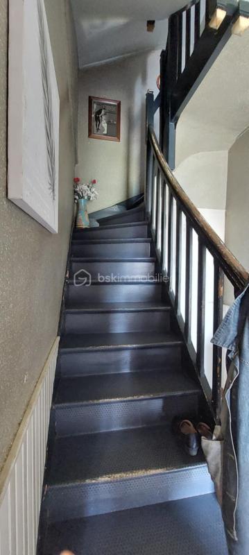 Maison - 1 204 m² - 4 pièces