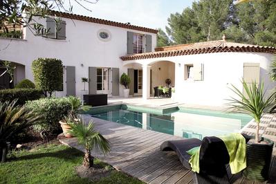 Maison - 90 m² - 5 pièces