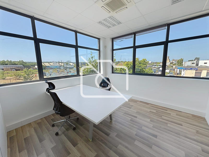 Entrepôt - 1 014 m²