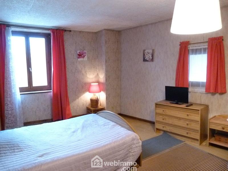 Maison - 248 m² - 11 pièces