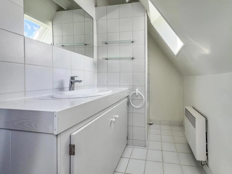 Maison - 180 m² - 8 pièces