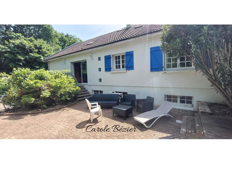 Maison - 255 m² - 8 pièces