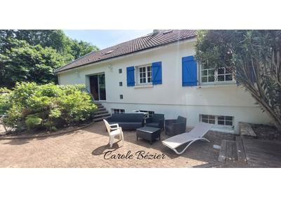 Maison - 255 m² - 8 pièces