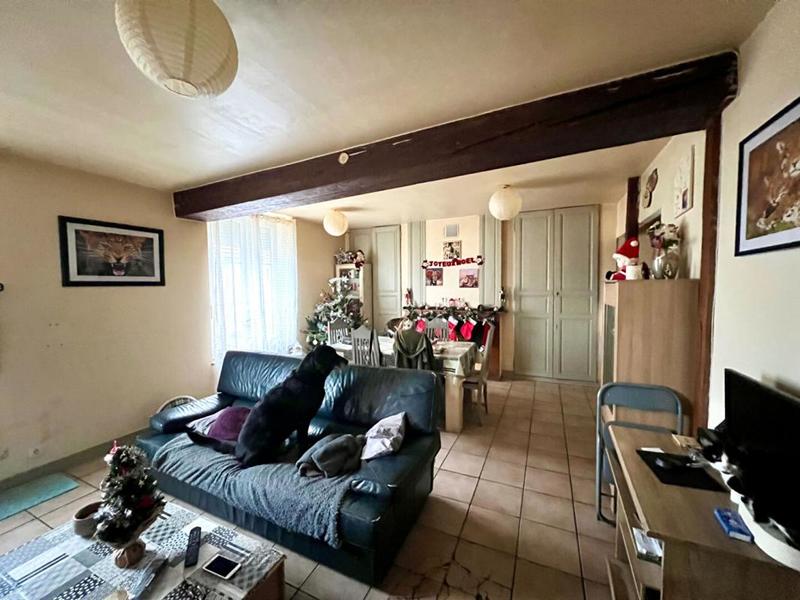 Immeuble - 145 m² - 9 pièces