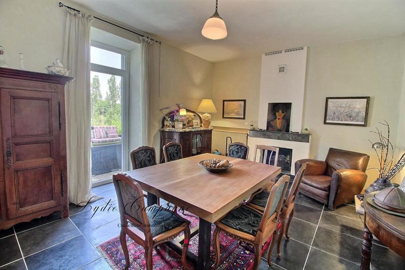 Demeure - 305 m² - 11 pièces