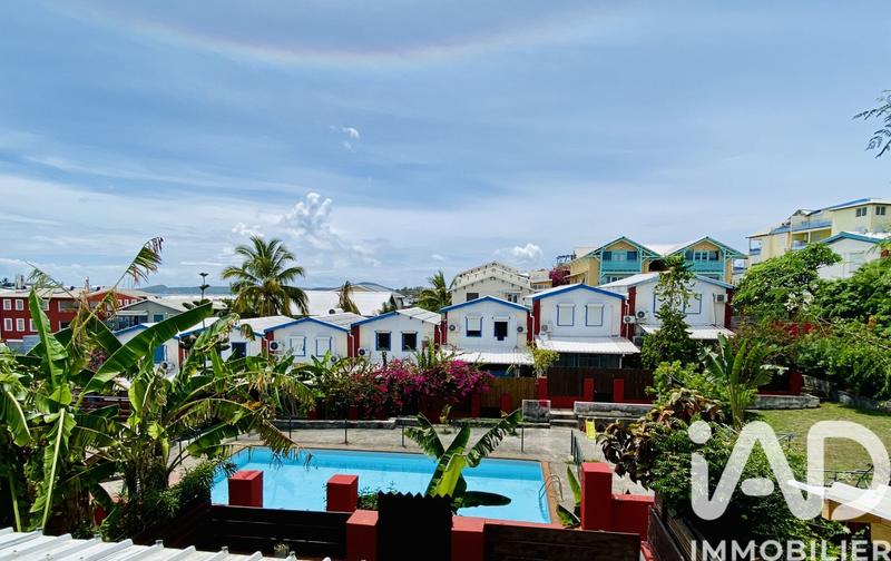 Maison - 93 m² - 4 pièces