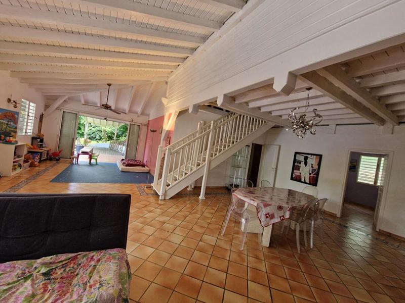 Maison - 279 m² - 7 pièces