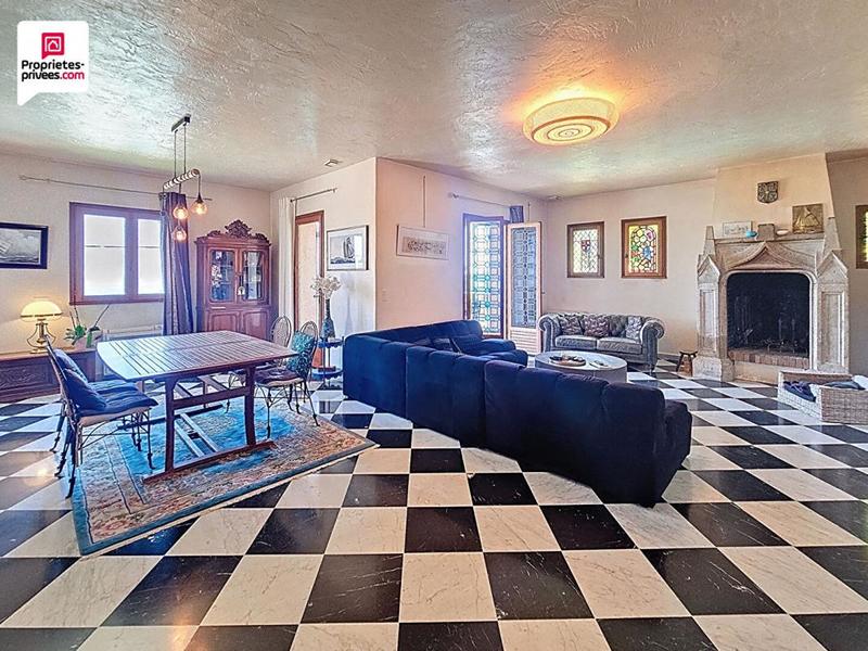 Villa - 265 m² - 8 pièces