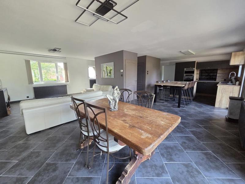 Pavillon - 142 m² - 8 pièces