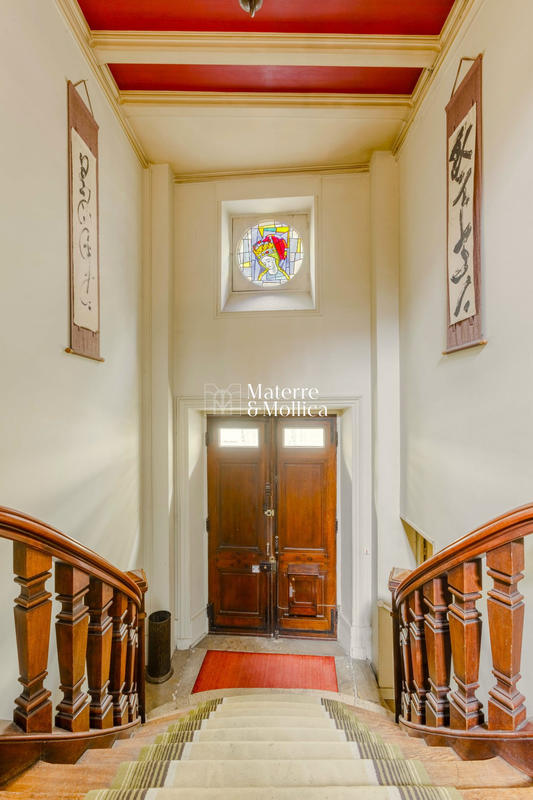 Maison - 550 m² - 20 pièces