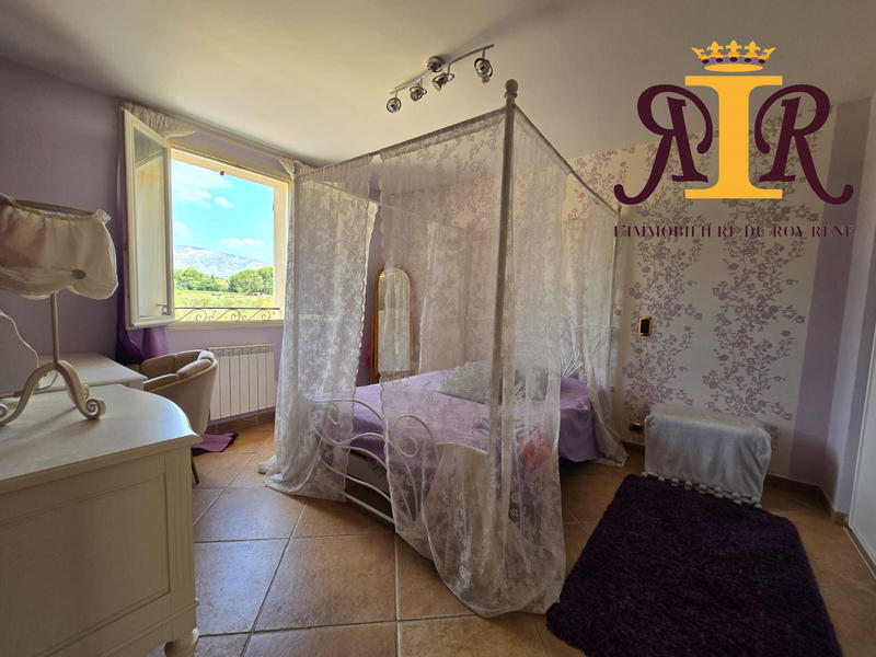 Maison - 334 m² - 10 pièces