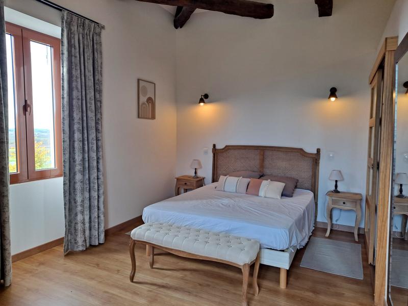 Maison - 375 m² - 10 pièces